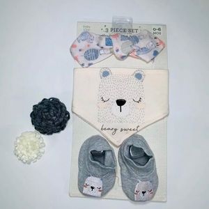 Brand new Baby Kiss 3 piece set
